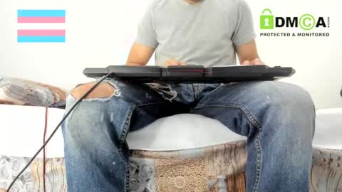 hugeclit  online show from 16, 2, 2025