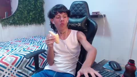 Snapshot of andy_dan1 chatting on 4, 12, 2024 andy_dan1 online show from 4, 12, 2024