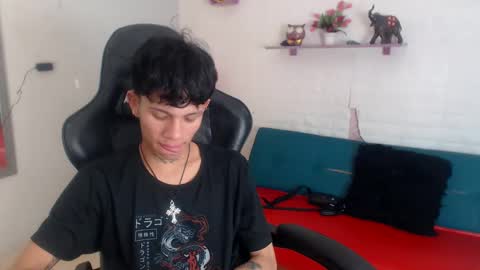 Snapshot of andy_dan1 chatting on 18, 11, 2025 andy_dan1 online show from 18, 11, 2025