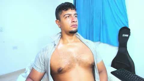 Snapshot of andylemonda chatting on 25, 9, 2025 andylemonda online show from 25, 9, 2025