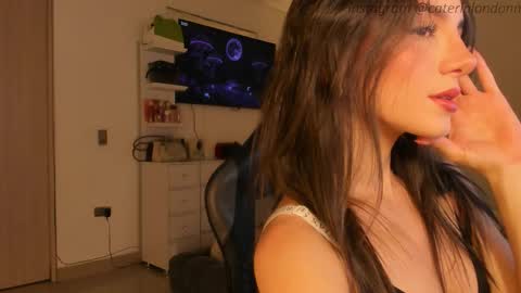 Snapshot of anelisse_ chatting on 16, 10, 2025 online show from 16, 10, 2025