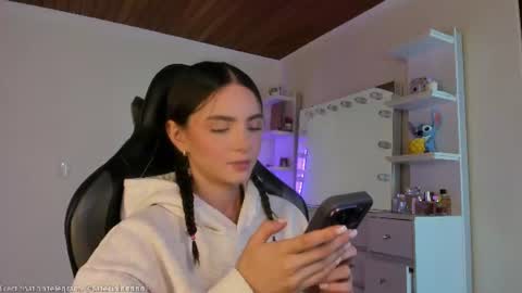 Snapshot of anelisse_ chatting on 22, 7, 2026 online show from 22, 7, 2026