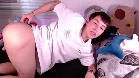 Angel   help me with 100 thumbs up online show from 22, 1, 2025