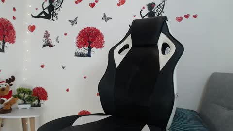 Angel Curl online show from 18, 2, 2025