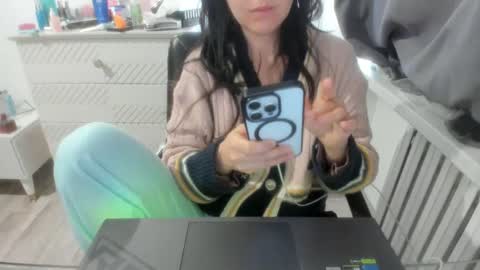 angel_lee__ online show from 5, 1, 2025