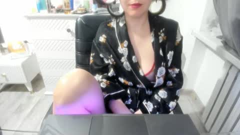 angel_lee__ online show from 9, 1, 2025