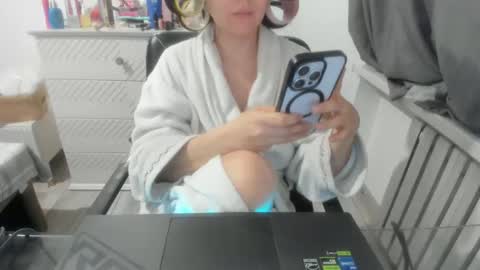 angel_lee__ online show from 17, 1, 2025