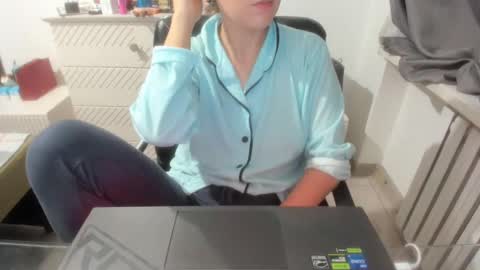 angel_lee__ online show from 9, 2, 2025