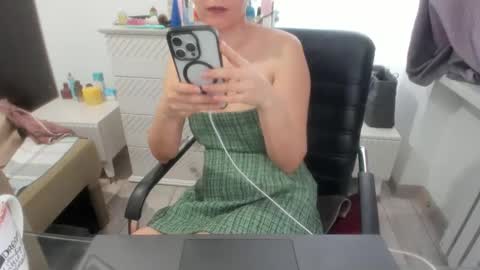 angel_lee__ online show from 16, 2, 2025