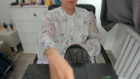 angel_lee__ online show from 18, 2, 2025