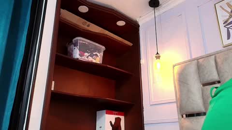 Nicolle  online show from 1, 2, 2025