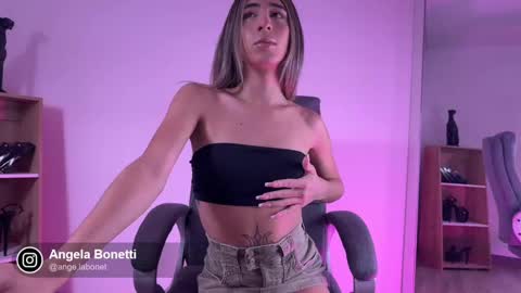 Snapshot of angela_bonetti chatting on 11, 2, 2025 Angela Bonetti online show from 11, 2, 2025