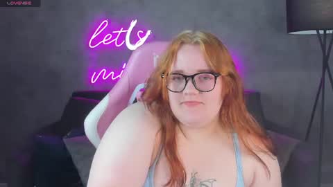 Snapshot of angela_colee chatting on 18, 7, 2026 Angela online show from 18, 7, 2026