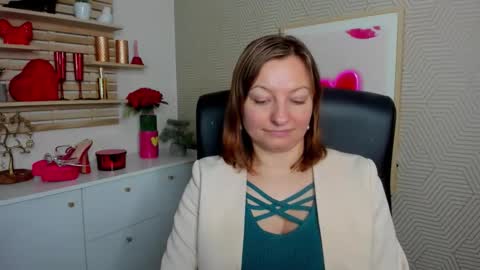 Angela online show from 9, 4, 2026