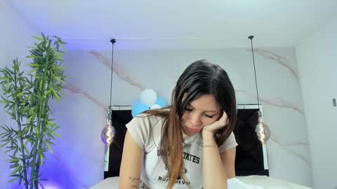 Snapshot of angelaa_cute chatting on 3, 10, 2025 ANGELA online show from 3, 10, 2025