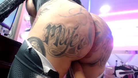 Angela Cianuro online show from 30, 12, 2024