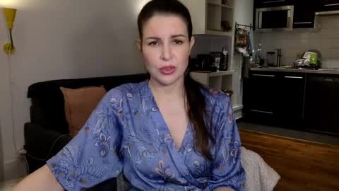 Angela online show from 27, 2, 2025