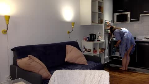 Angela online show from 2, 2, 2026