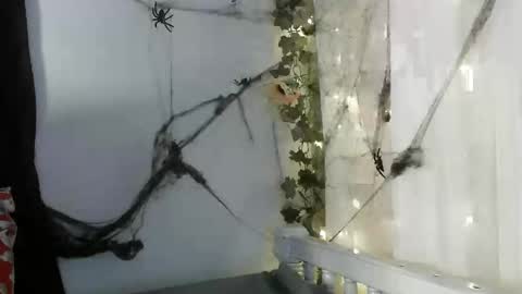 Snapshot of angelainparis28 chatting on 25, 10, 2025 ANGELA online show from 25, 10, 2025