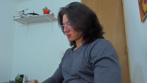 Angel Bennet online show from 7, 2, 2025