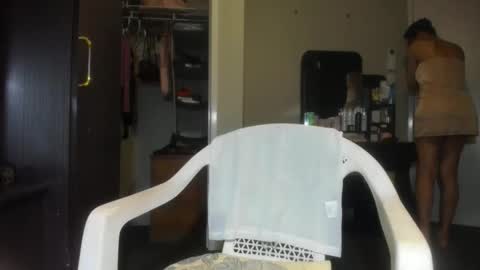 Snapshot of angelchezcka chatting on 17, 10, 2025 cheche online show from 17, 10, 2025