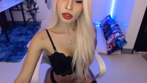 DIVINE ANGEL online show from 25, 2, 2026