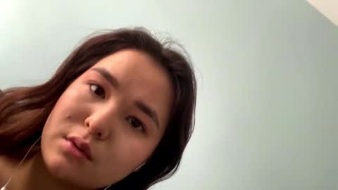 Snapshot of angelicuccello chatting on 26, 3, 2026 Kira is here now help me get 50 thumbs up pls online show from 26, 3, 2026