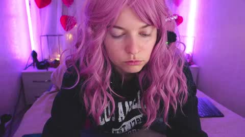 Angelika Rouge online show from 6, 3, 2026