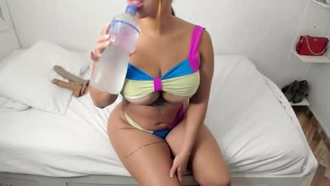 Snapshot of angelinacastro09 chatting on 27, 11, 2025 angeline online show from 27, 11, 2025