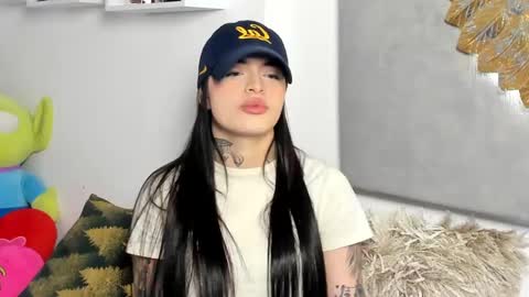 Angeline Smith  online show from 17, 12, 2024