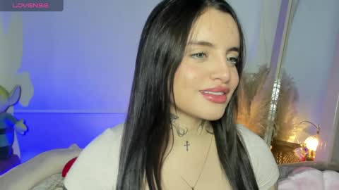 Snapshot of angeline__smith chatting on 6, 6, 2026 Angeline Smith online show from 6, 6, 2026