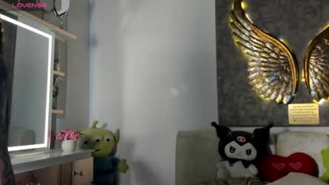 Angeline Smith  online show from 30, 7, 2026