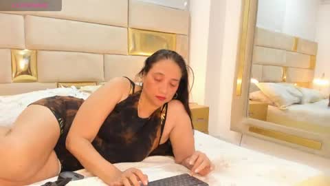 angeline_sttone online show from 12, 4, 2026