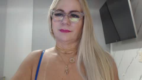 angelinna_12 online show from 6, 7, 2026
