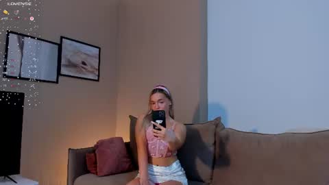 angelinpink_ online show from 26, 7, 2026