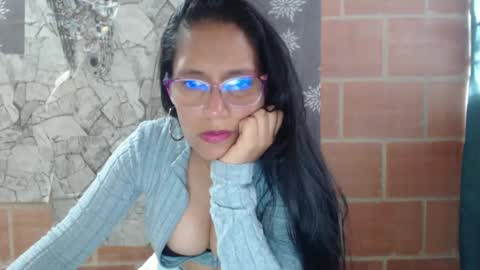 Snapshot of angelitaa_hot chatting on 3, 2, 2025 angela online show from 3, 2, 2025