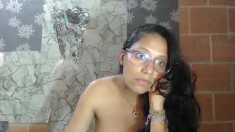 Snapshot of angelitaa_hot chatting on 4, 3, 2025 angela online show from 4, 3, 2025