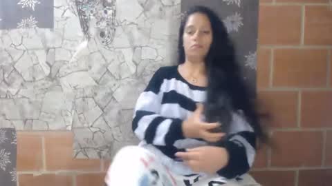 Snapshot of angelitaa_hot chatting on 12, 3, 2025 angela online show from 12, 3, 2025