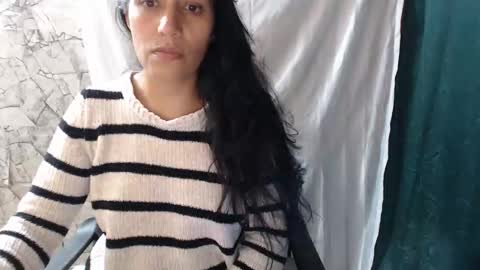 Snapshot of angelitaa_hot chatting on 10, 11, 2025 angela online show from 10, 11, 2025