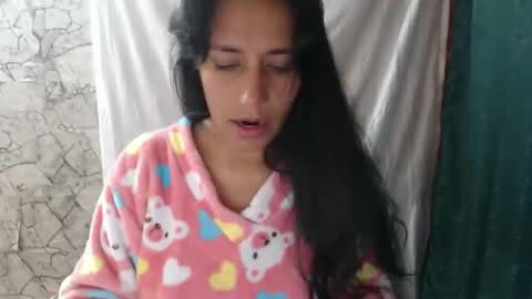 Snapshot of angelitaa_hot chatting on 30, 11, 2025 angela online show from 30, 11, 2025