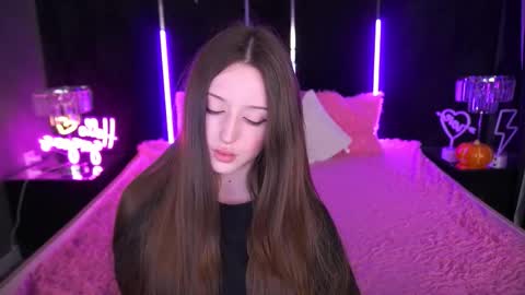 Snapshot of angellblush chatting on 19, 11, 2025 AngelBlush online show from 19, 11, 2025