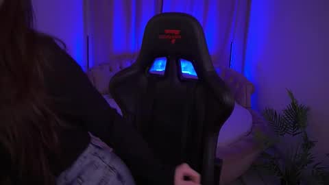 Snapshot of angellblush chatting on 24, 11, 2025 AngelBlush online show from 24, 11, 2025