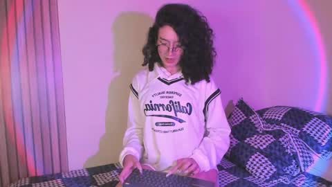 Snapshot of angellike_doll chatting on 27, 4, 2026 Angellike online show from 27, 4, 2026
