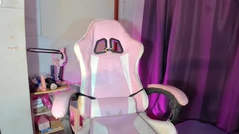 Snapshot of angelmoanster2 chatting on 7, 6, 2026 angel online show from 7, 6, 2026