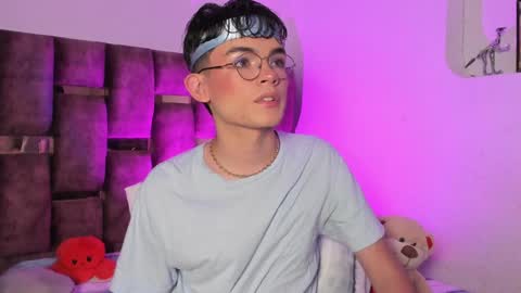 Angelo I work from home this is my room  online show from 3, 1, 2025