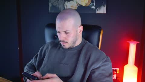 Snapshot of angeloeric chatting on 20, 12, 2024 BlackWolf online show from 20, 12, 2024