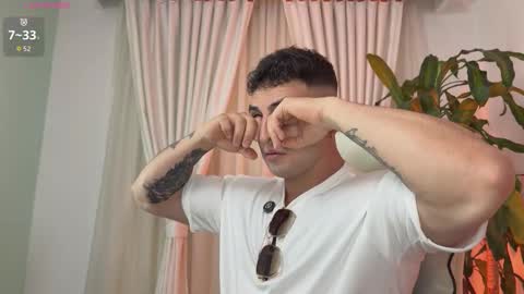 Angelo Ferro online show from 15, 12, 2025