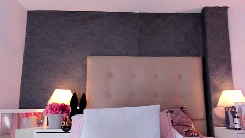 Angela online show from 17, 2, 2025