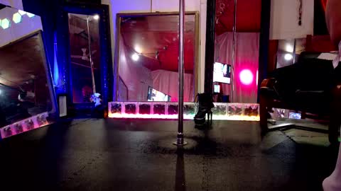 Snapshot of angelsparkle80 chatting on 30, 11, 2025 Madison Marie online show from 30, 11, 2025