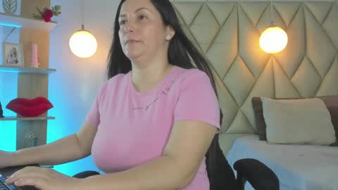 ANGIE online show from 4, 5, 2026